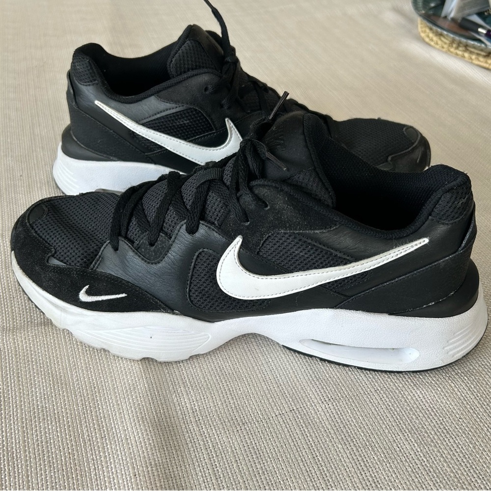 NIKE MEN AIR MAX FUSION SNEAKERS